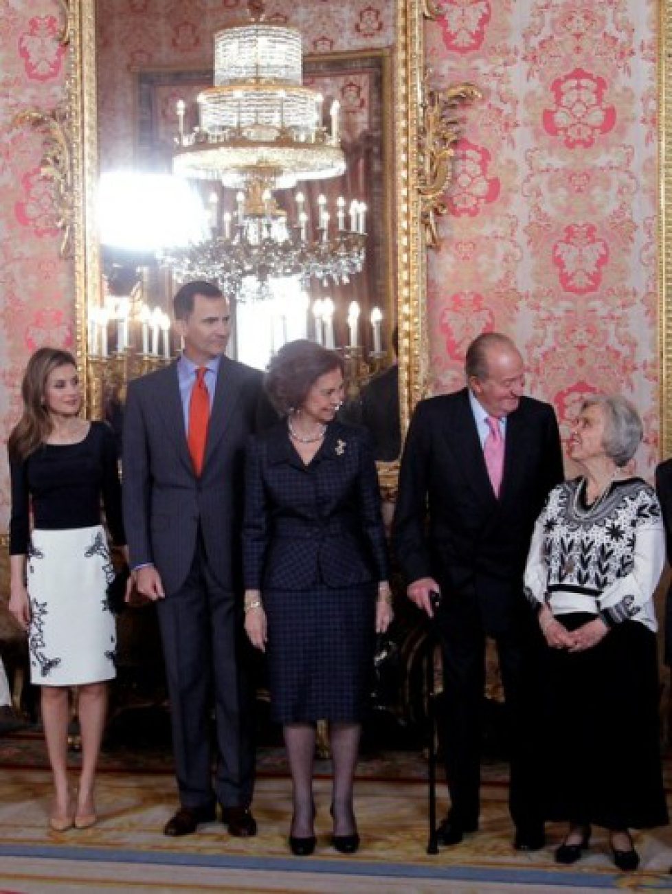 La famille royale espagnole déjeune avec le prix Cervantes 2013