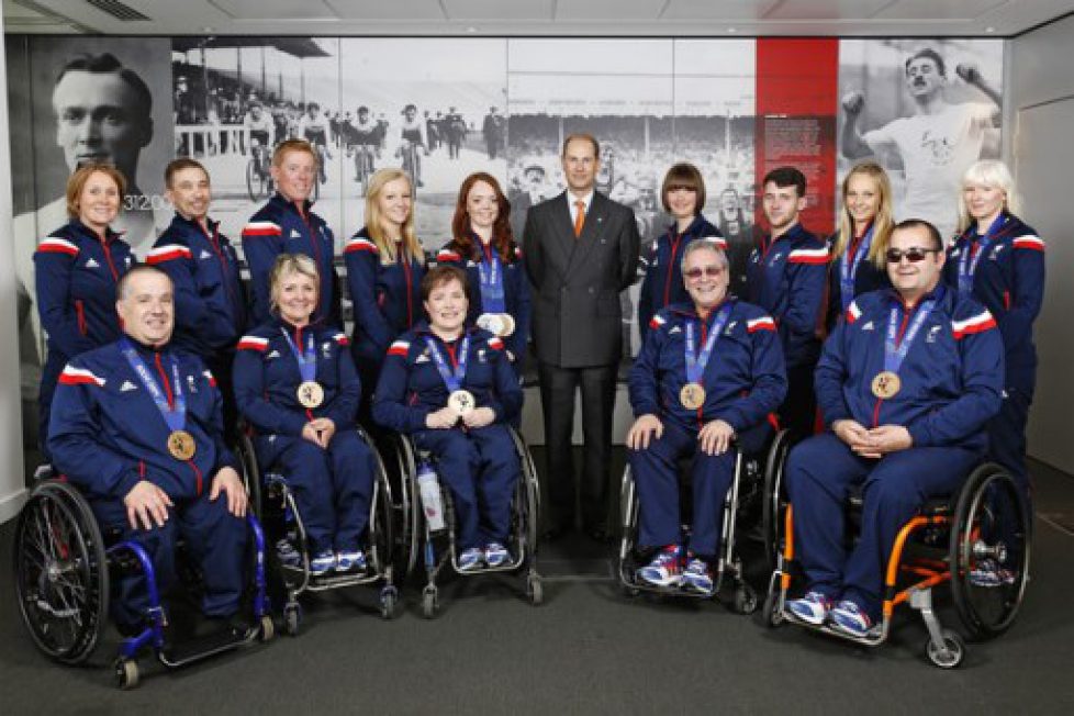 Le comte de Wessex félicite les athlètes paralympiques