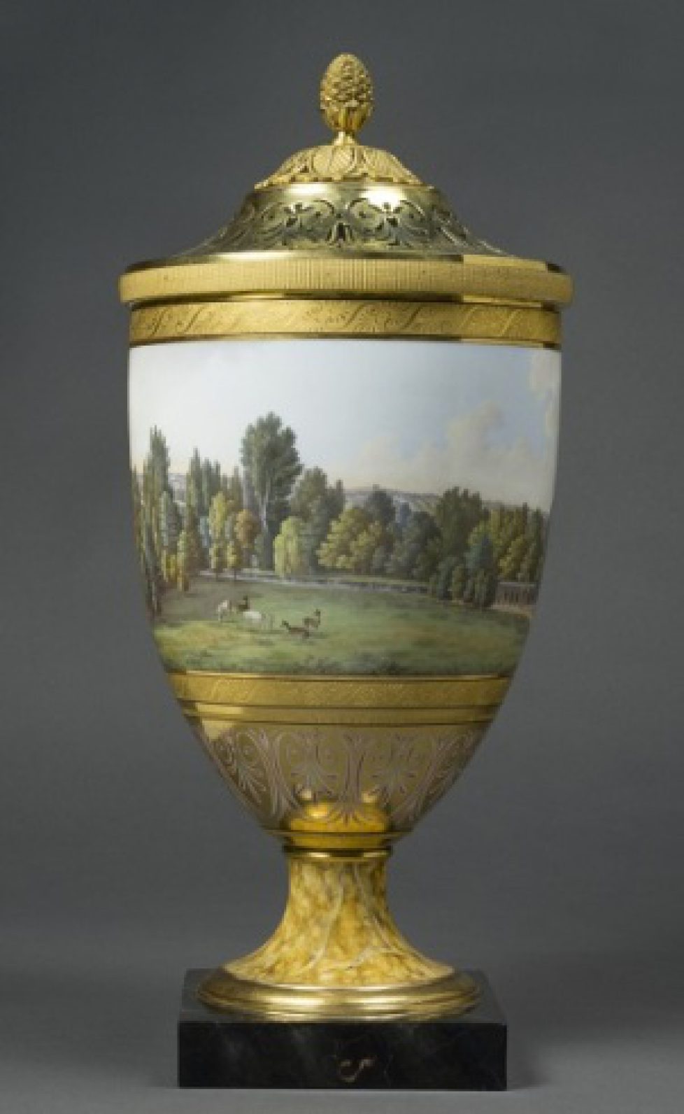 Deux vases offert à l’impératrice Joséphine acquis par le musée de la Malmaison