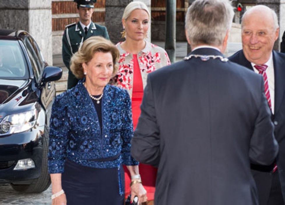 La famille royale de Norvège : dîner avec les maires du pays