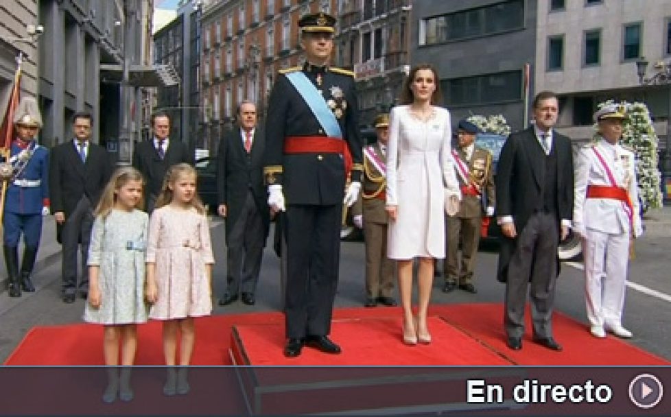 La famille royale espagnole arrive aux Cortès