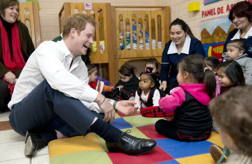 Le prince Harry visite une garderie à Santiago du Chili