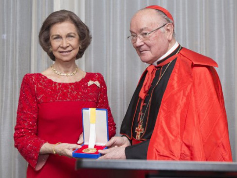La reine d’Espagne reçoit le prix « path to peace »