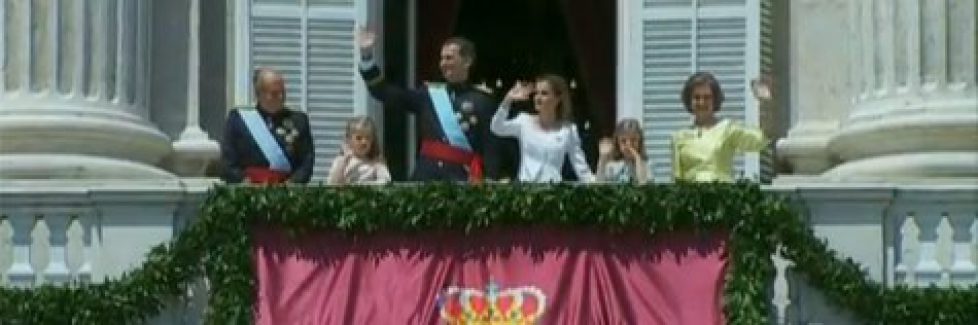 Apparition des souverains espagnols au balcon du Palais d’Orient