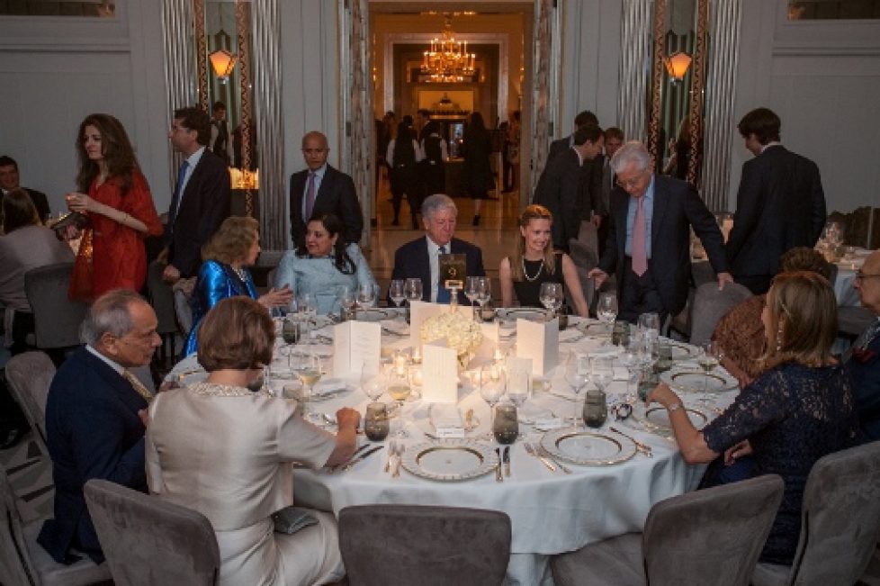 La famille royale serbe à une soirée de charité à Londres