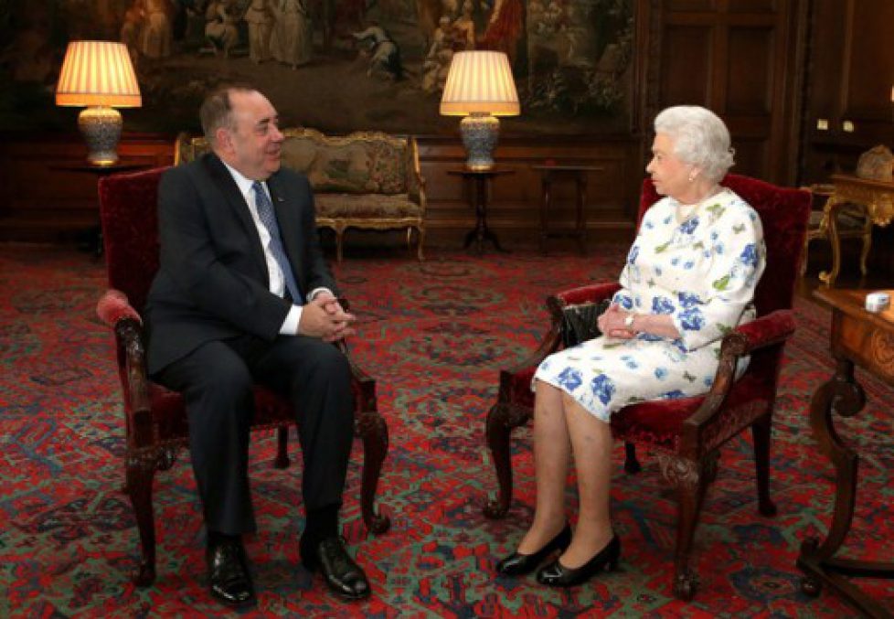 Elizabeth reçoit le Premier Ministre écossais