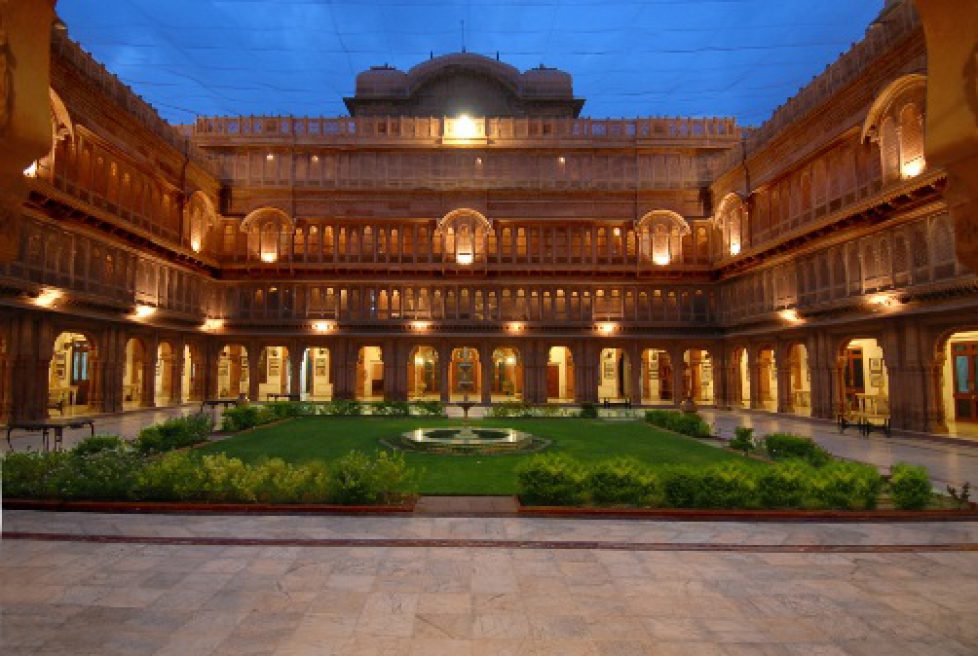 5-laxmi-niwas-palace-bikaner-courtyard