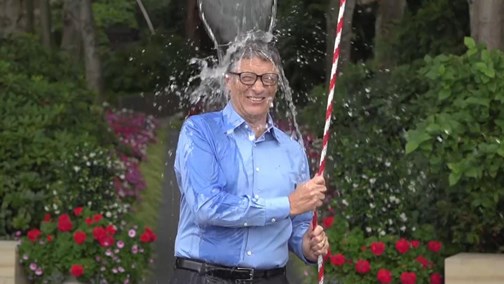 Albert de Monaco relève le Ice Bucket Challenge