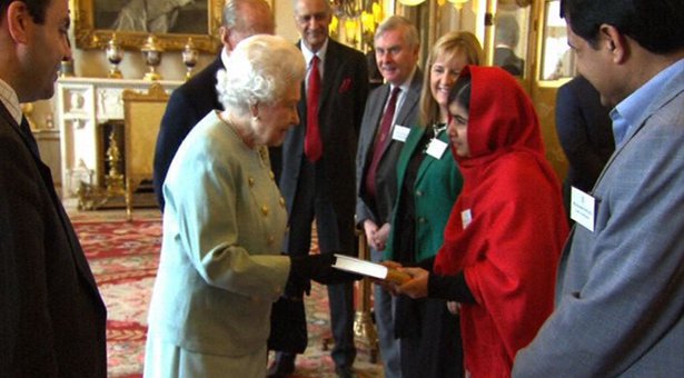 Malala-QueenElizabeth-London_10-18-2013_122911_l