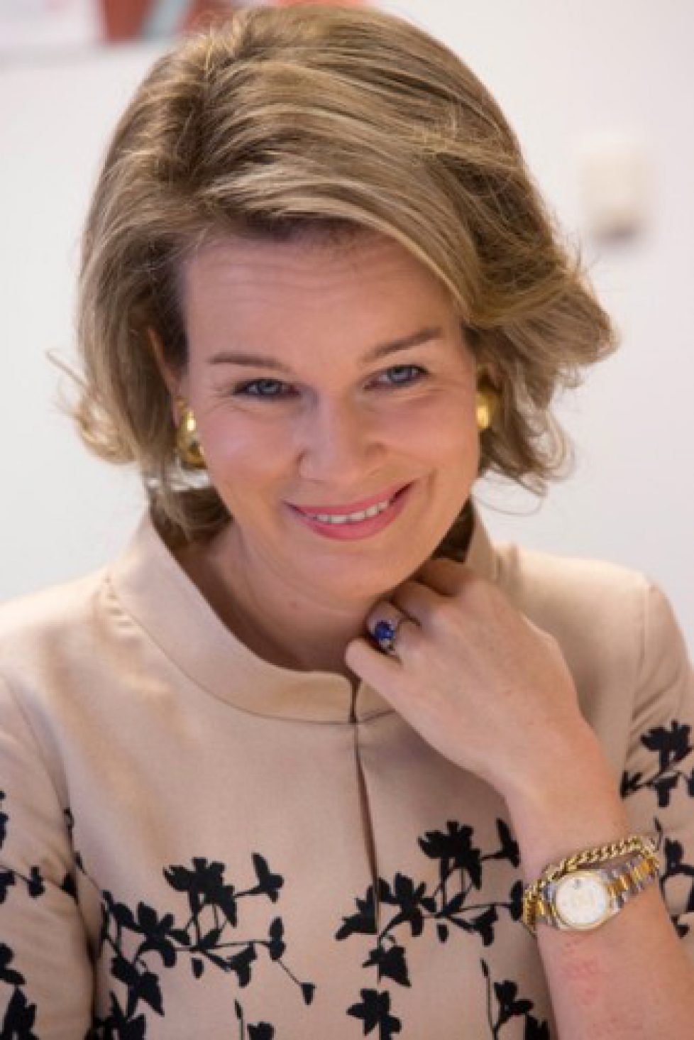 Queen+Mathilde+Visits+Lokeren+Ecqe15t5MbWl