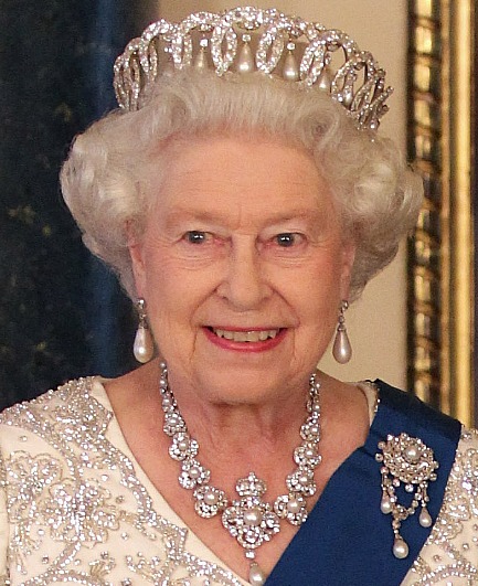 queen elizabeth ii tiara 2