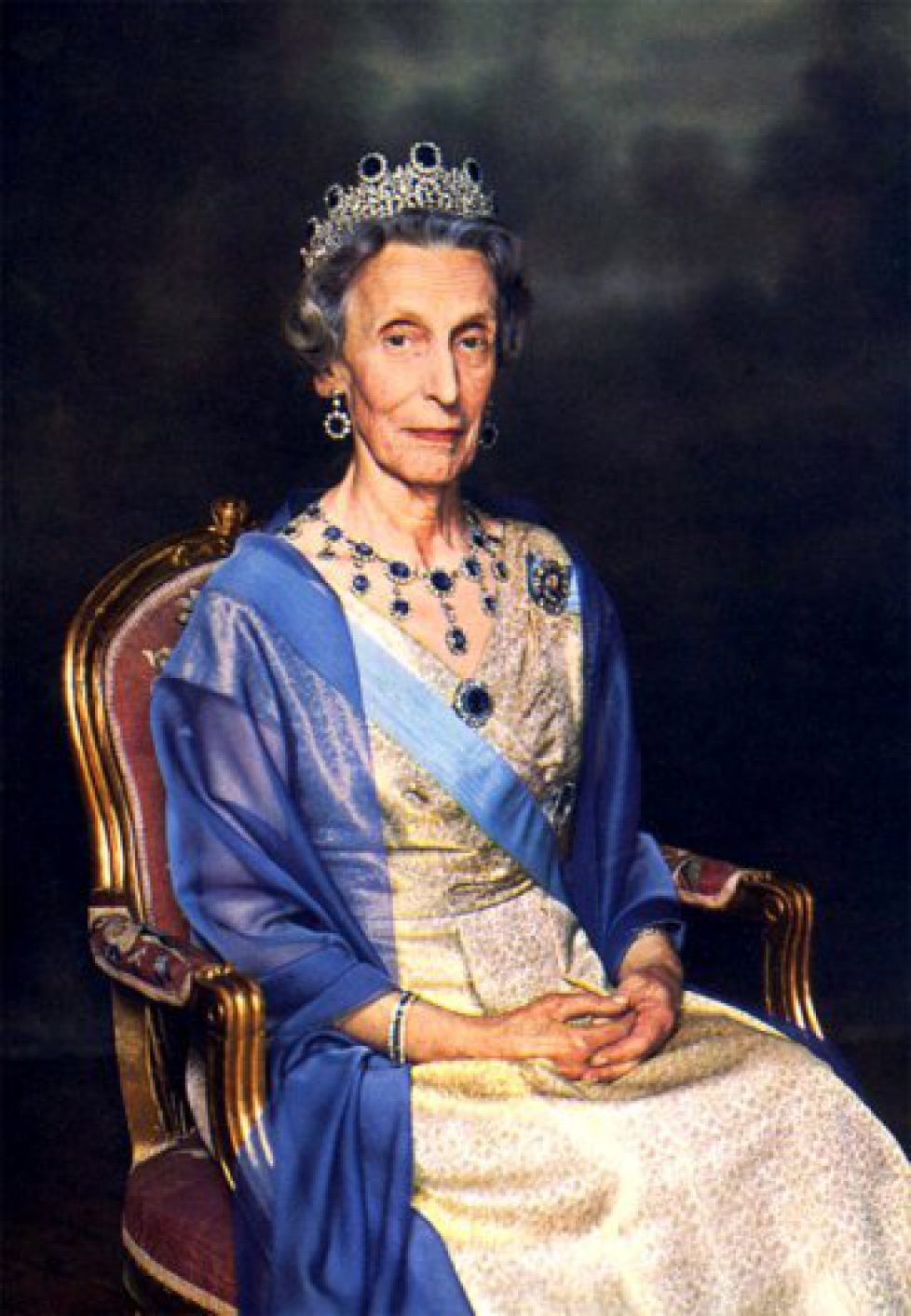 queen-louise-of-sweden-in-the-leuchtenberg-sapphires