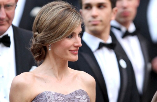 los_peinados_de_la_princesa_letizia_en_las_bodas_741437539_662x430
