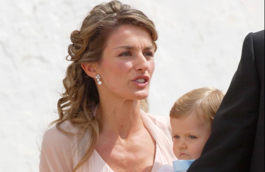 los_peinados_de_la_princesa_letizia_en_las_bodas_805061797_662x430