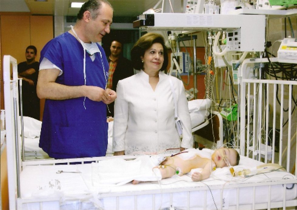 prof-kalangos-with-Her-Highness-Princess-Katherine-of-serbia-visiting-an-operated-child-in-the-intensive-care-unit