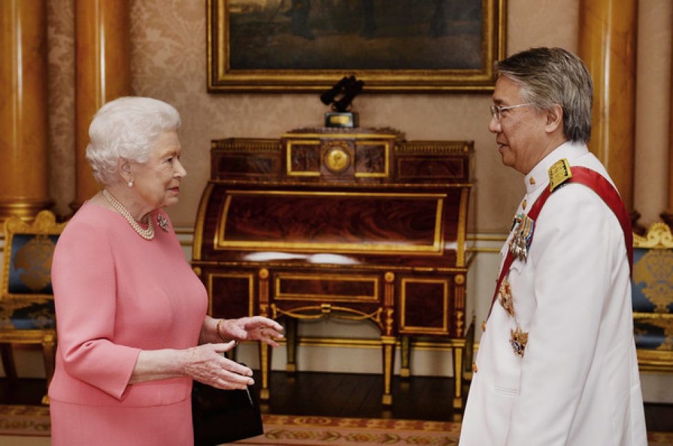 Credentials+Presented+Queen+Buckingham+Palace+qwKLwUr3ssHl