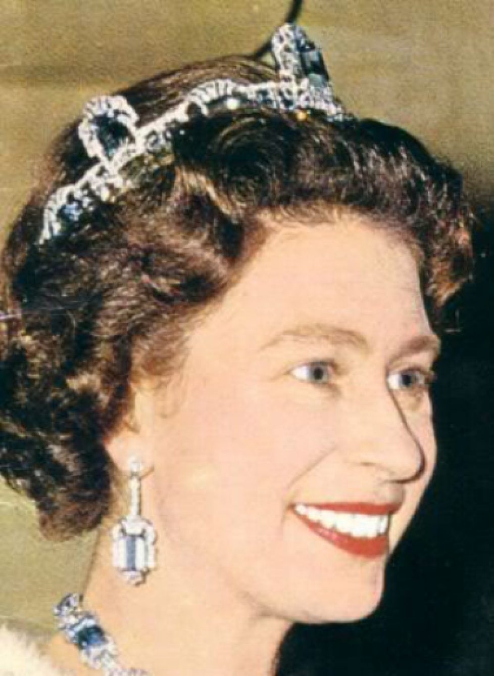 brazilian-aquamarine-tiara-1957-for-queen-elizabeth-ii