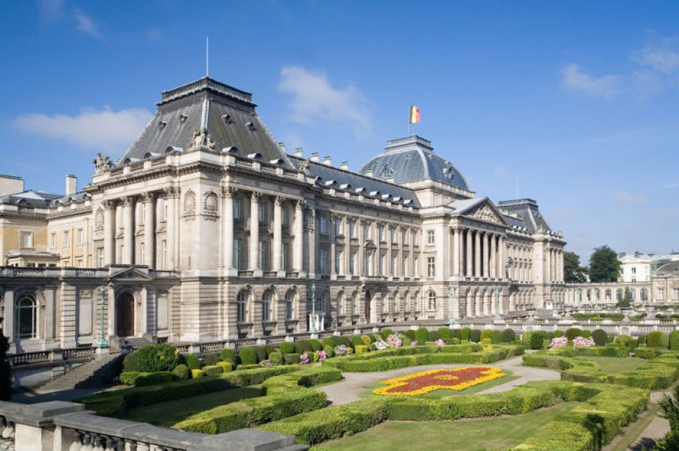 park-with-belgian-royal-palace-in-brussels-photo_1394860-770tall park-with-belgian-royal-palace-in-brussels-photo_1394860-770tall