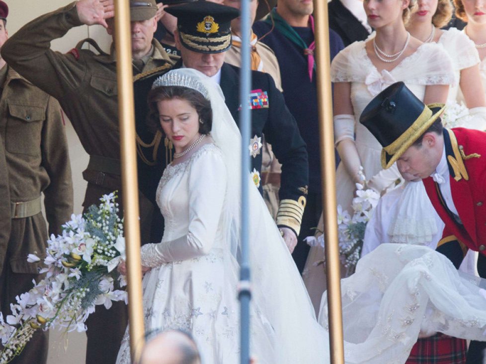 Claire-Foy-sur-le-tournage-de-The-Crown_exact780x585_l