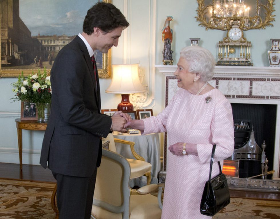 Queen+Elizabeth+II+Meets+Canadian+Prime+Minister+vEst3v6uYmpl