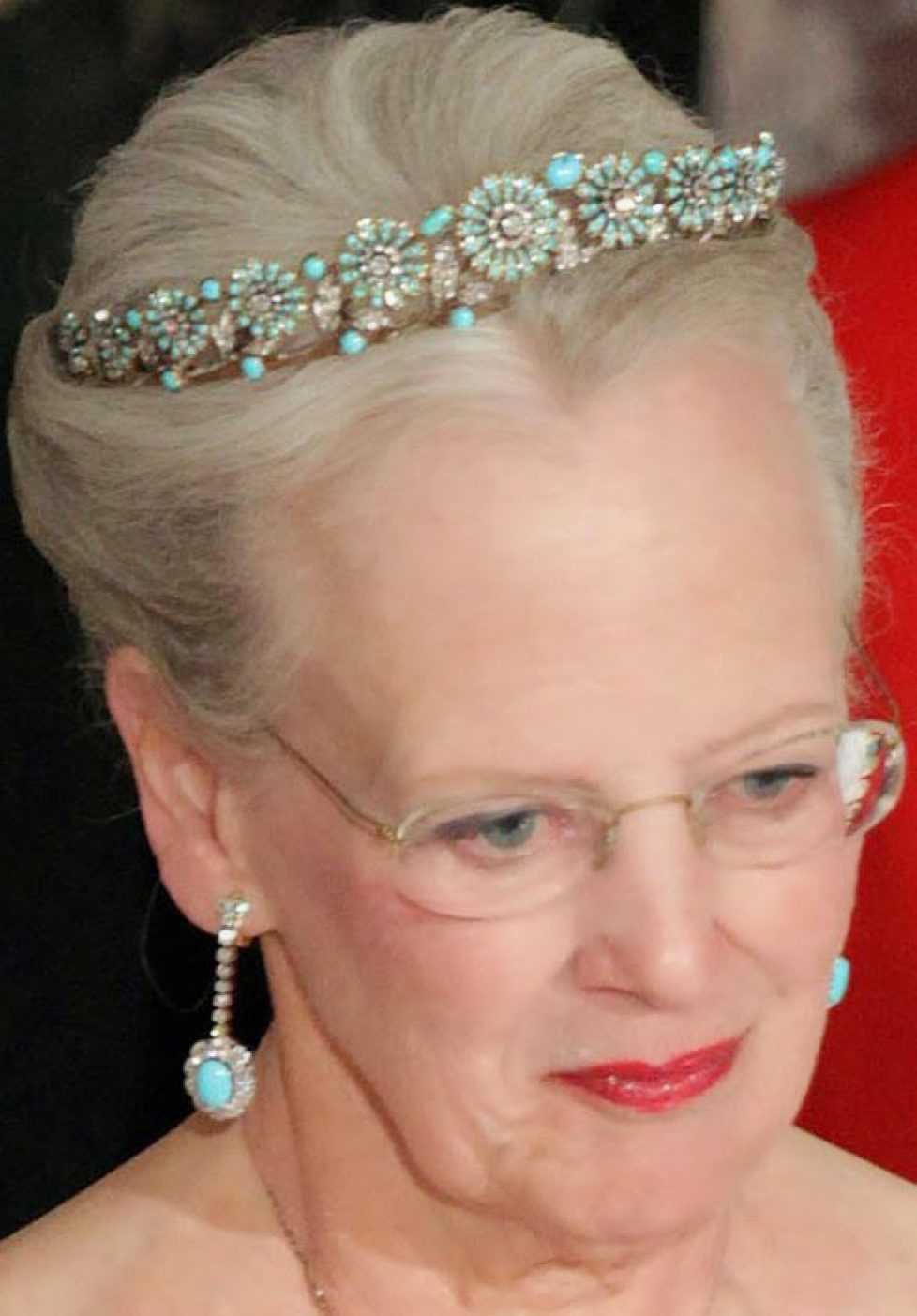 Turquoise Daisy Bandeau () Queen Ingrid here Queen Margrethe 1