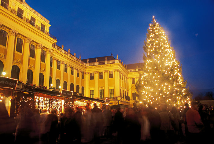 Noël à Schönbrunn – Noblesse & Royautés