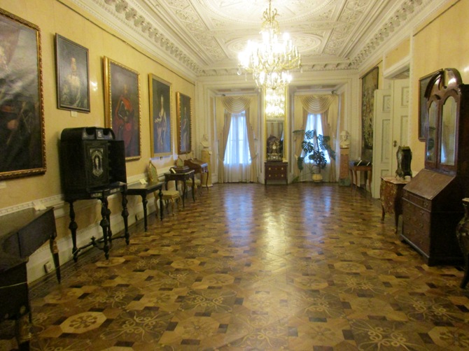 11 Salon du palais