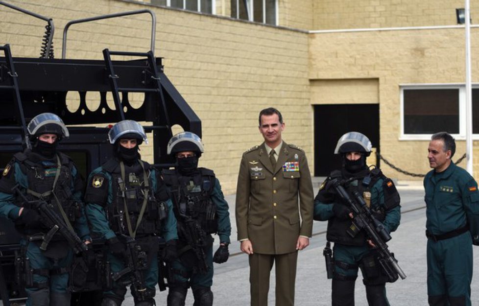 King+Felipe+Spain+Visits+Civil+Guards+Corps+cxbqaputPTll