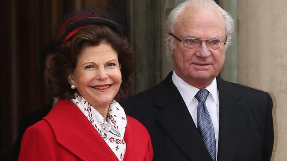 koenig-carl-gustav-und-koenigin-silvia-besuchen-prinzessin-madeleine-und-ihren-sohn