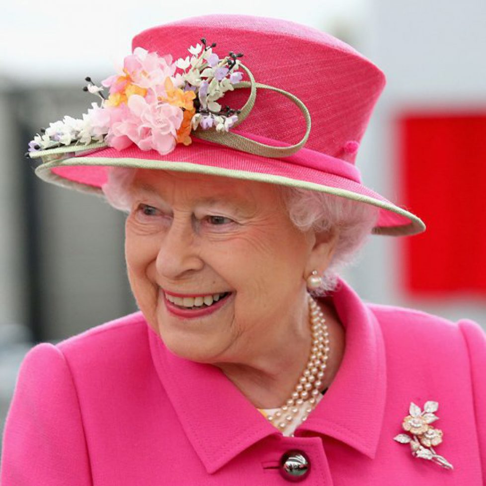 Queen-Elizabeth-Pink-Coat-April-2016