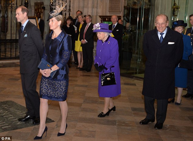 3ab7252b00000578-3969468-the_earl_and_countess_of_wessex_also_attended_over_the_past_60_y-m-62_1480021715817