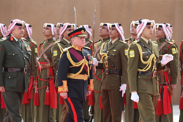 KingAbdullahAttendsStateOpeningJordanian8movr6GNewyl.jpg