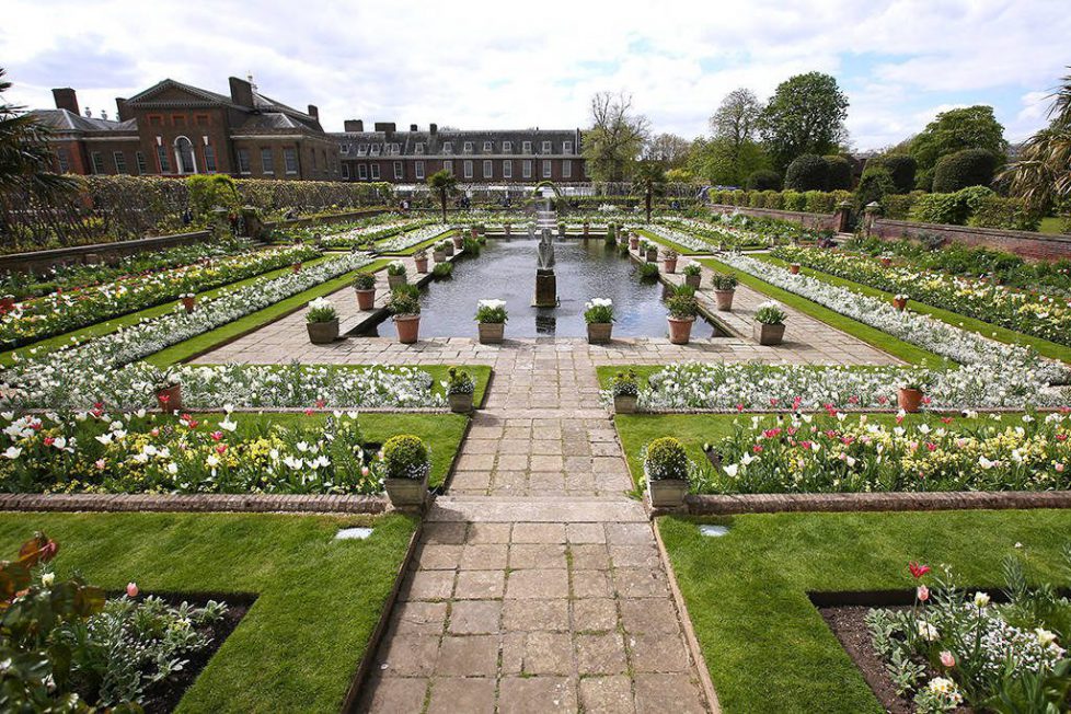 rs_1024x683-170413120514-1024_Kensington-Palace-White-Garden-Princess-Diana_ms_041317