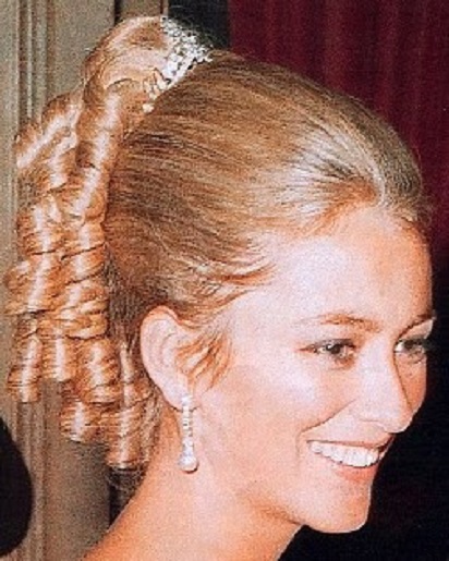 Diamond-Necklace-Tiara-Queen-Paola-1.jpg