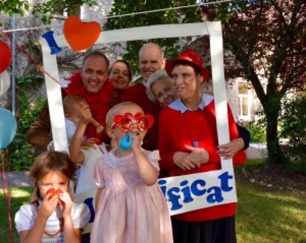 Fête du foyer « L’Arche d’Aigrefoin » où réside la princesse Blanche de France