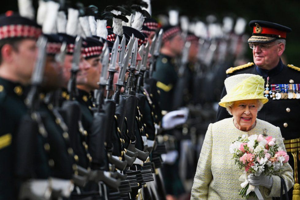 Queen+Elizabeth+II+Attends+Ceremony+Keys+Palace+mMoqE6ASCKCl