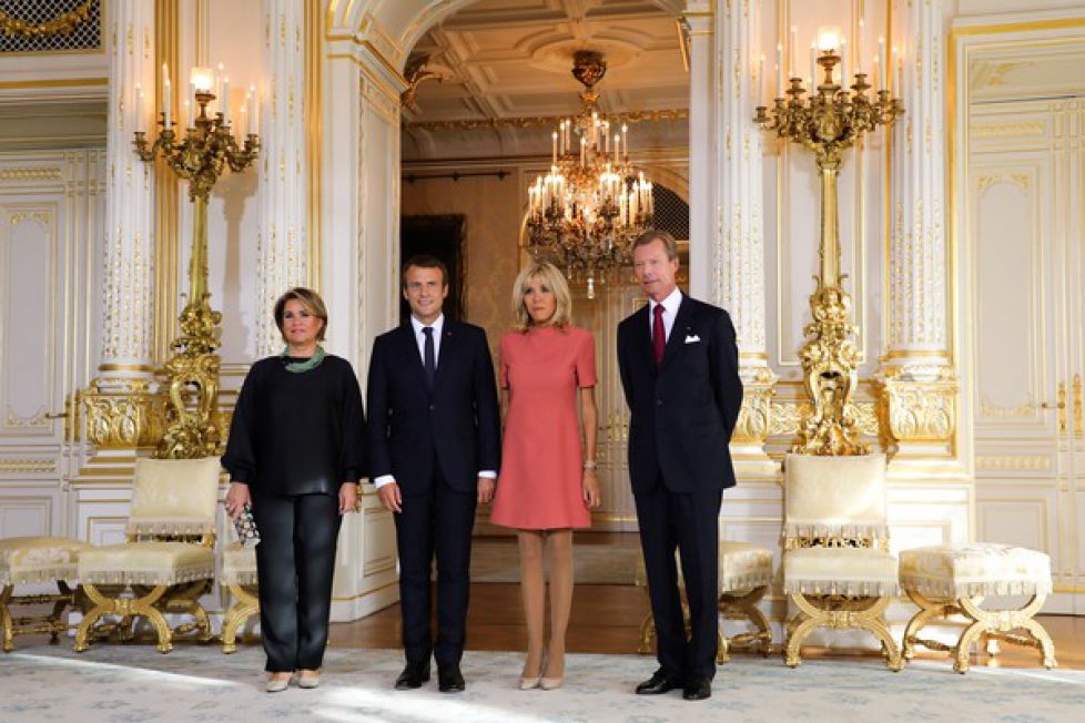 French+President+Emmanuel+Macron+Wife+Brigitte+ygQAHLfkKQdl