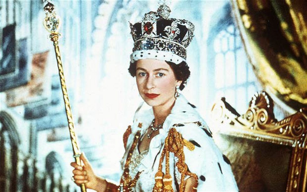 queen-cecil-beaton_2130954b-1