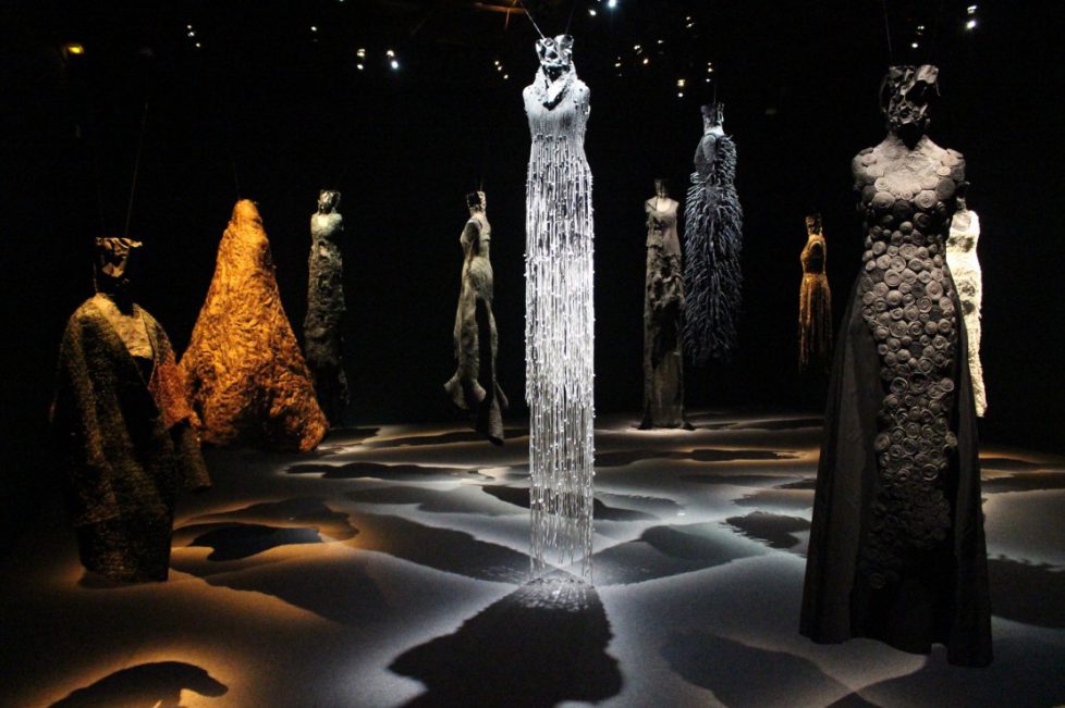Exposition “Les robes sculptures de Nourredine Amir”