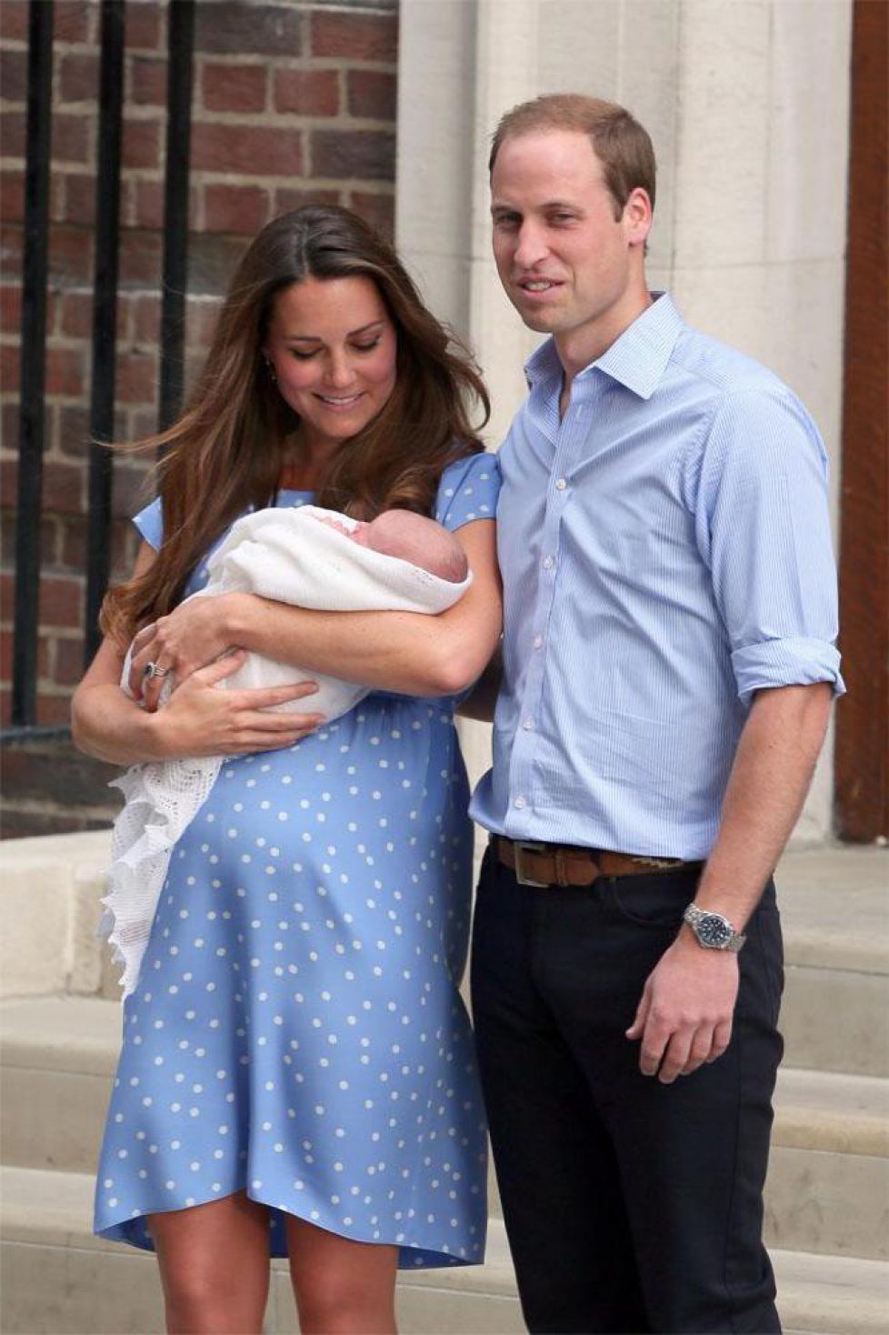 princes-william-and-george-with-duchess-catherine-3e601312bce502269f294754d9fbac212eec243c