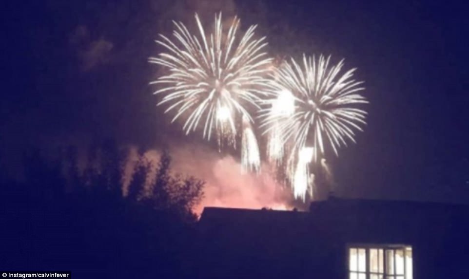 4C73E0E600000578-5748651-Fireworks_lit_up_the_sky_over_Frogmore_House_to_cap_off_an_extra-m-334_1526784684166.jpg