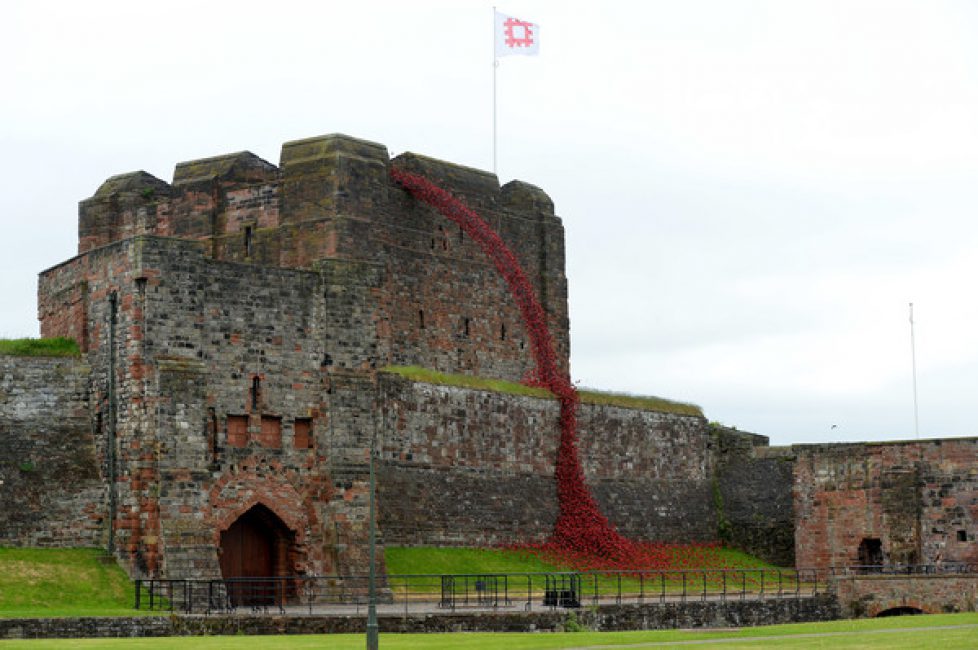 Iconic+Poppy+Sculpture+Weeping+Window+Opens+oxYeP7JC8aYl