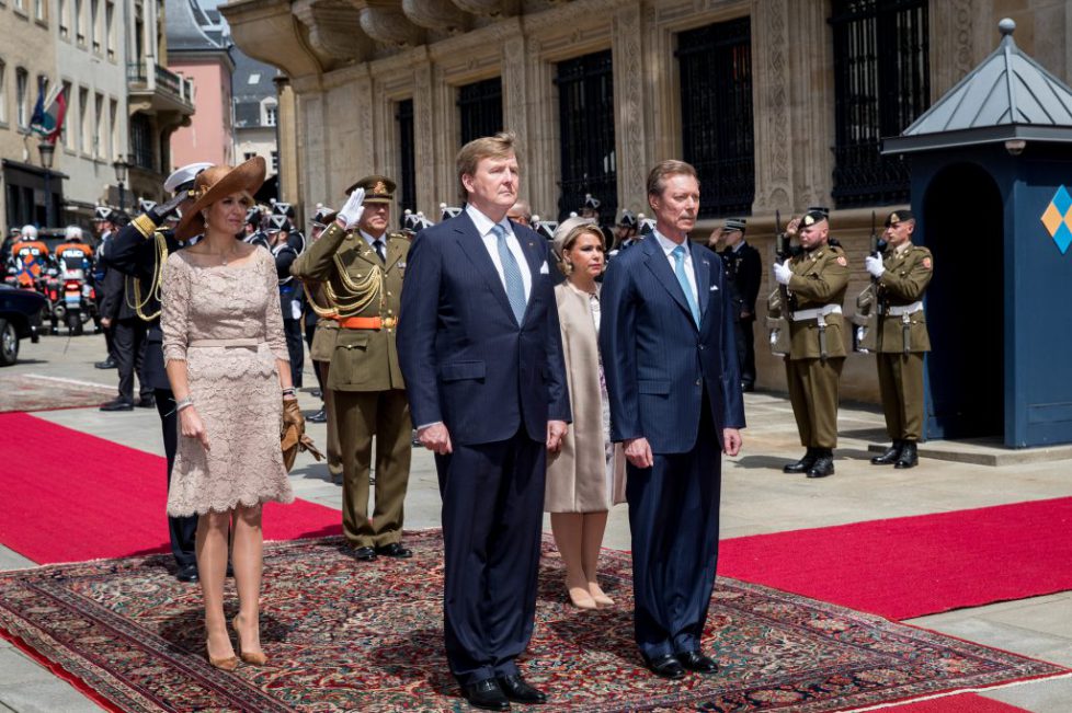 Traditionnelle cérémonie de départ devant le Palais grand-ducal