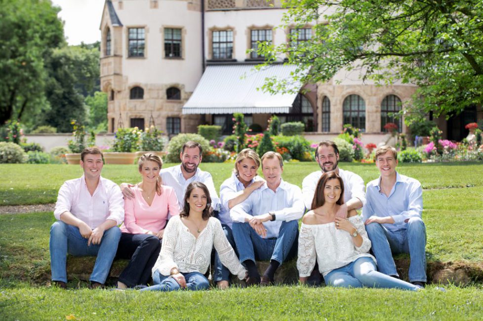 La famille grandducale de Luxembourg à la Philharmonie Noblesse & Royautés Robe de mariee