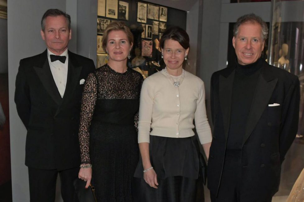 daniel-chatto-serena-armstrong-jones-countess-of-snowdon-lady-sarah-chatto-and-david-armstrong-jones-2nd-earl-of-snowdon-at-the-christian-dior-exhibition-in-london2