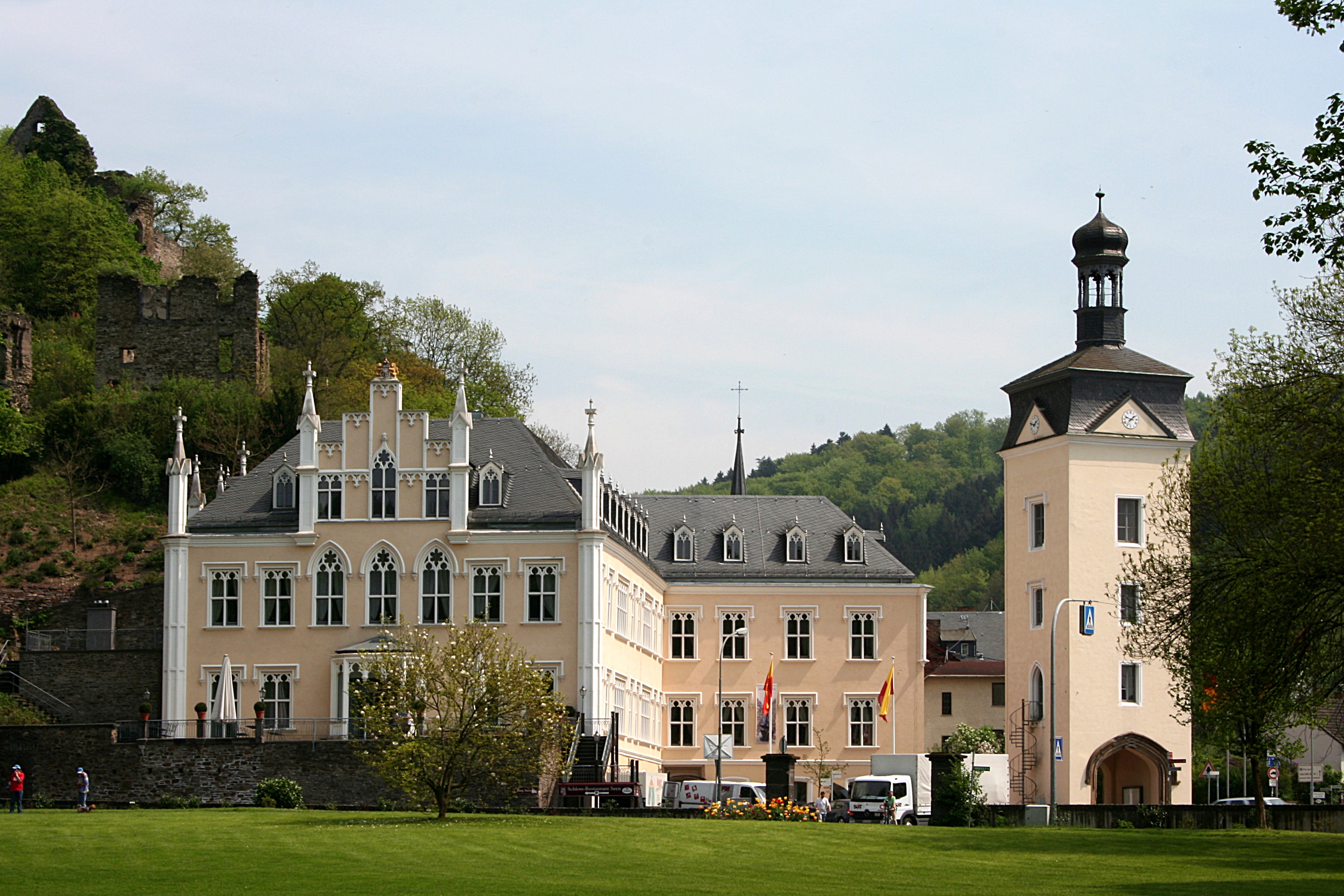 2006-05-05_Schloss_Sayn_01.jpg