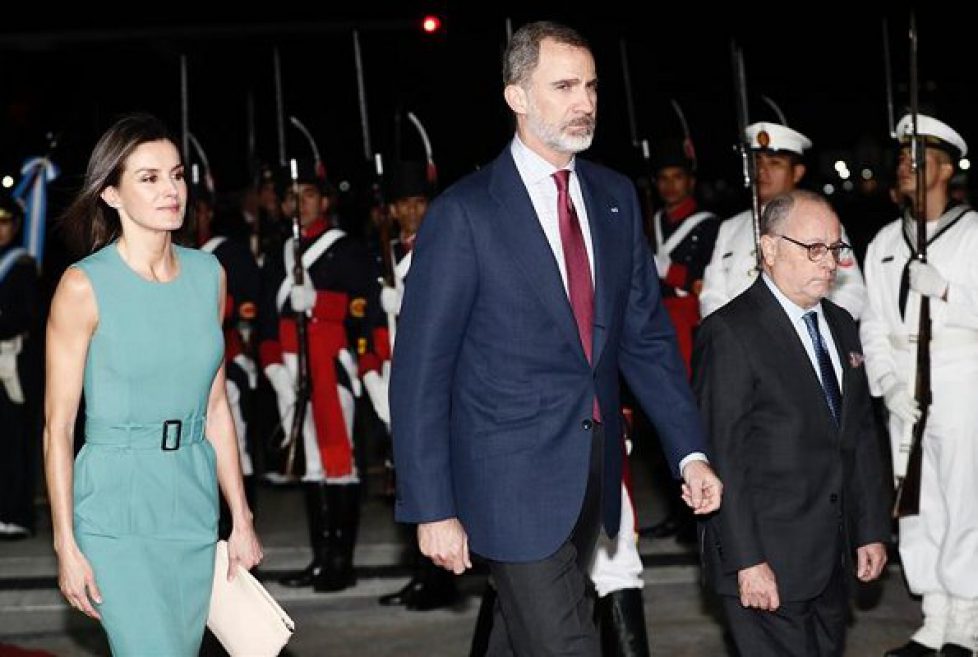 Queen-Letizia-in-Hugo-Boss-2