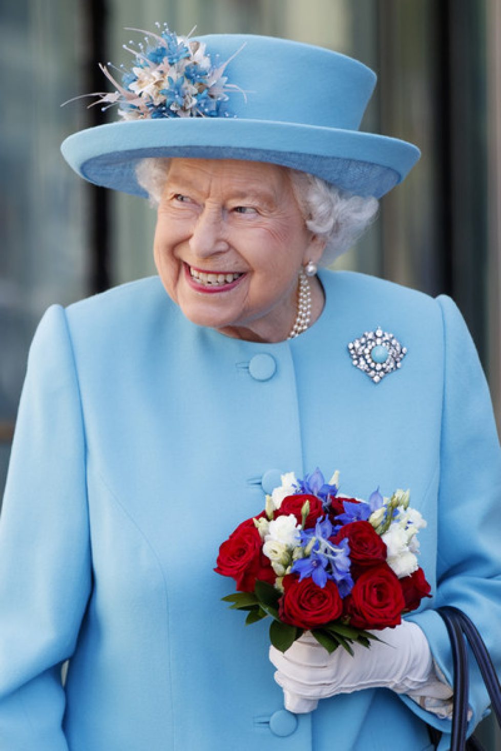 Queen+Visits+British+Airways+Headquarters+FCY31oZn5TZl