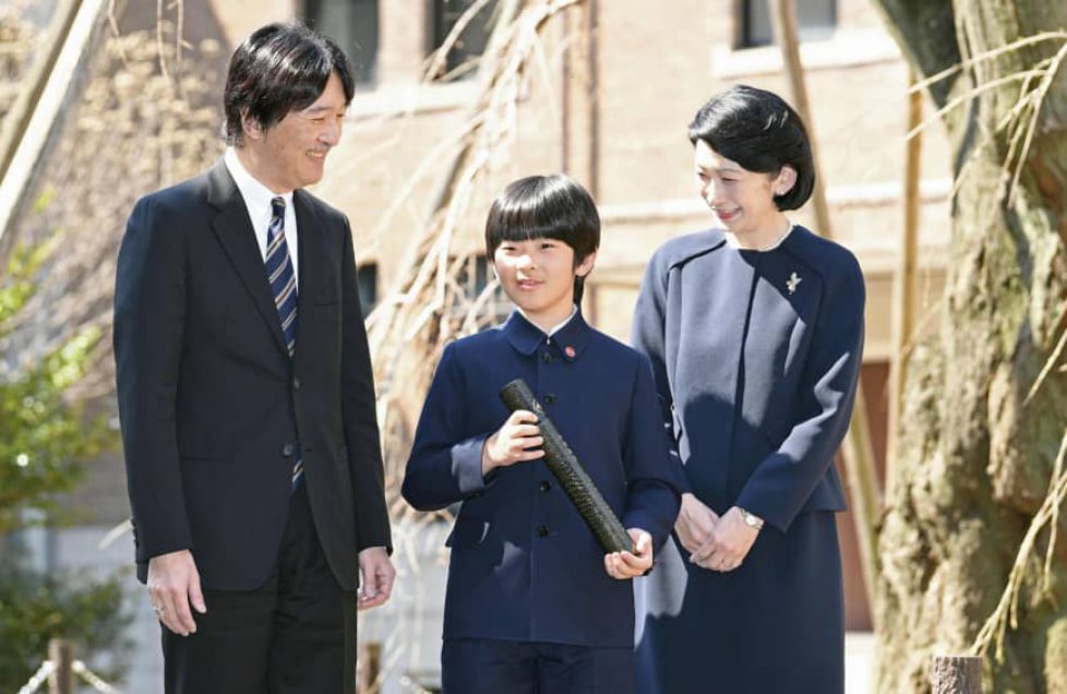 Pas de changement de la ligne de succession au trône du Japon