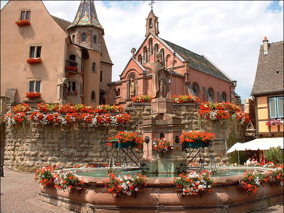 eguisheim-place chateau